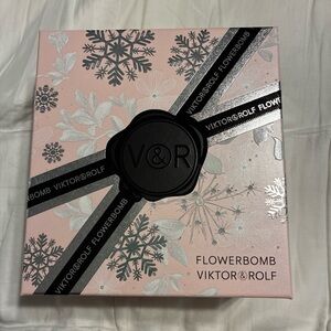 Viktor& Rolf Flowerbomb Eau De Parfum EDP 1.7oz & 0.34 oz set new